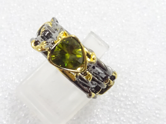 JAPANESE KIMONO / ANTIQUE COLORED STONE RING (SIZE 11)